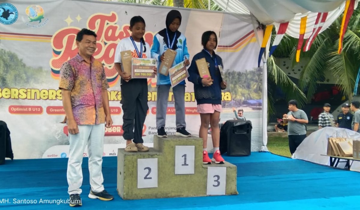 Tiga Atlet Cilegon Raih Podium di Kejuaraan Sailing Tukik Regatta Internasional Anyer 2025